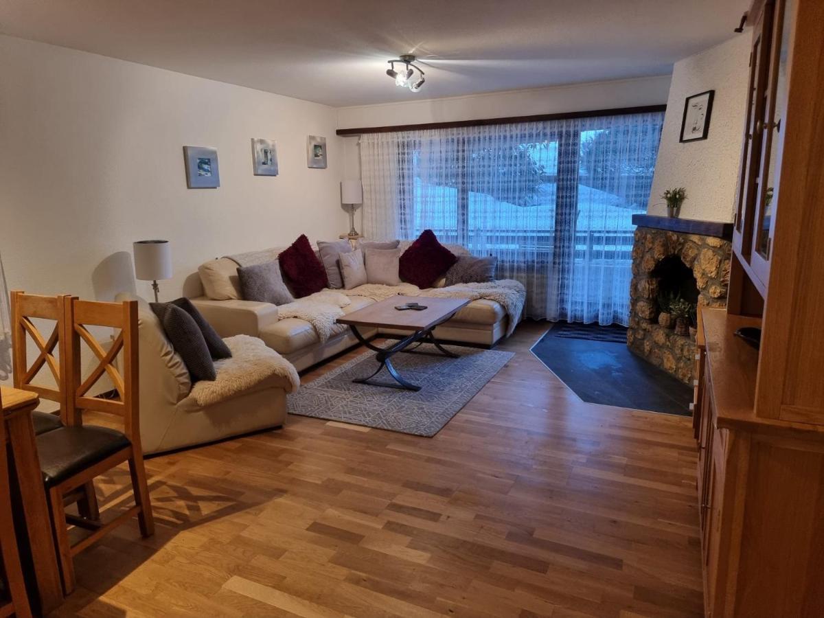 Modern Taesch Apartment With Free Parking Exteriér fotografie